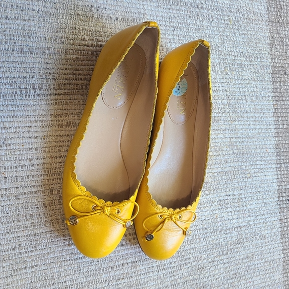 Lauren Ralph Lauren Preppy Ballet Leather Comfort bow Yellow Flats Size 6B - Picture 2 of 9